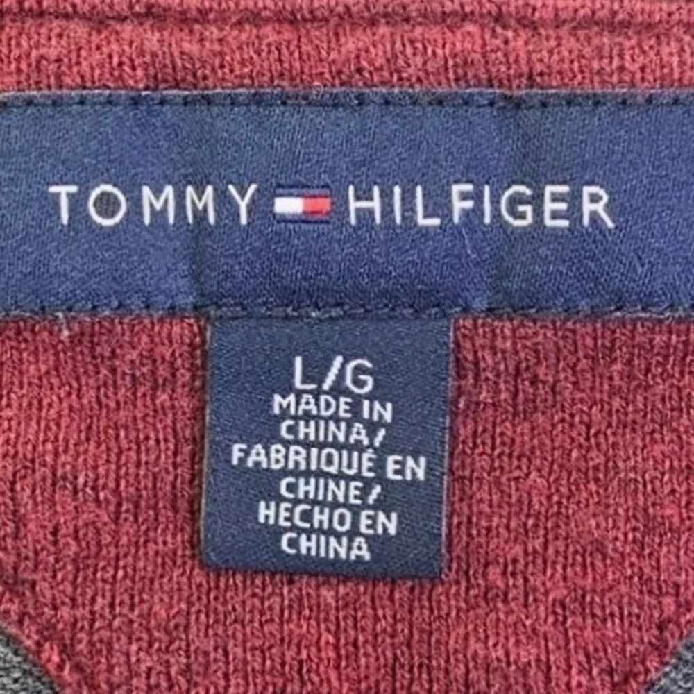 Tommy Hilfiger Mens V-Neck Sweater Charcoal Gray Heather Knit Logo Size Large